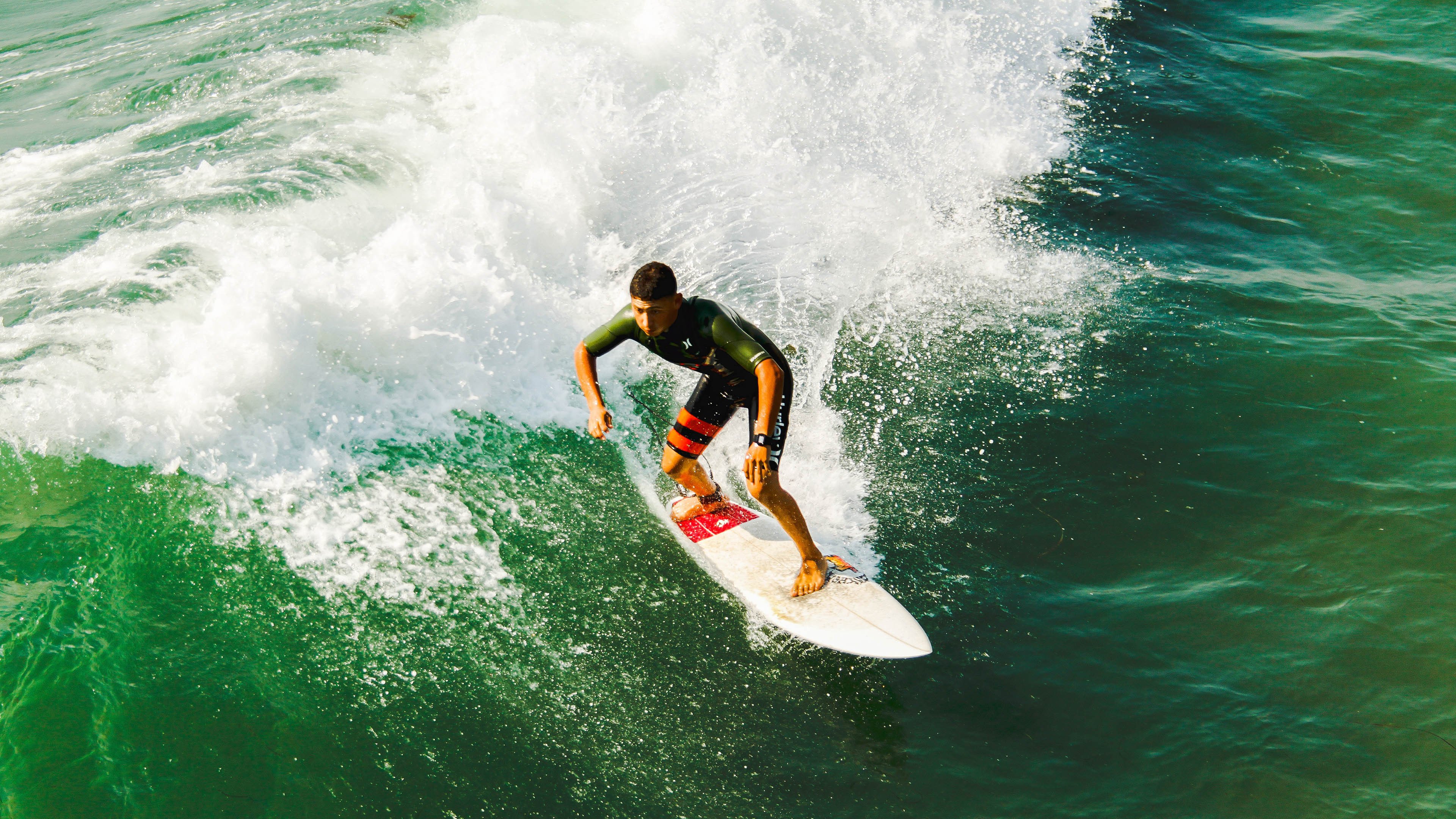 爱游戏电竞官网入口-史上“最默契”团队合作，配合到极致的战术布局，团队默契配合的说说